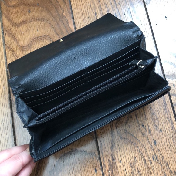 Michael Kors Black Leather Fulton Flap Continental Wallet - Picture 3 of 5